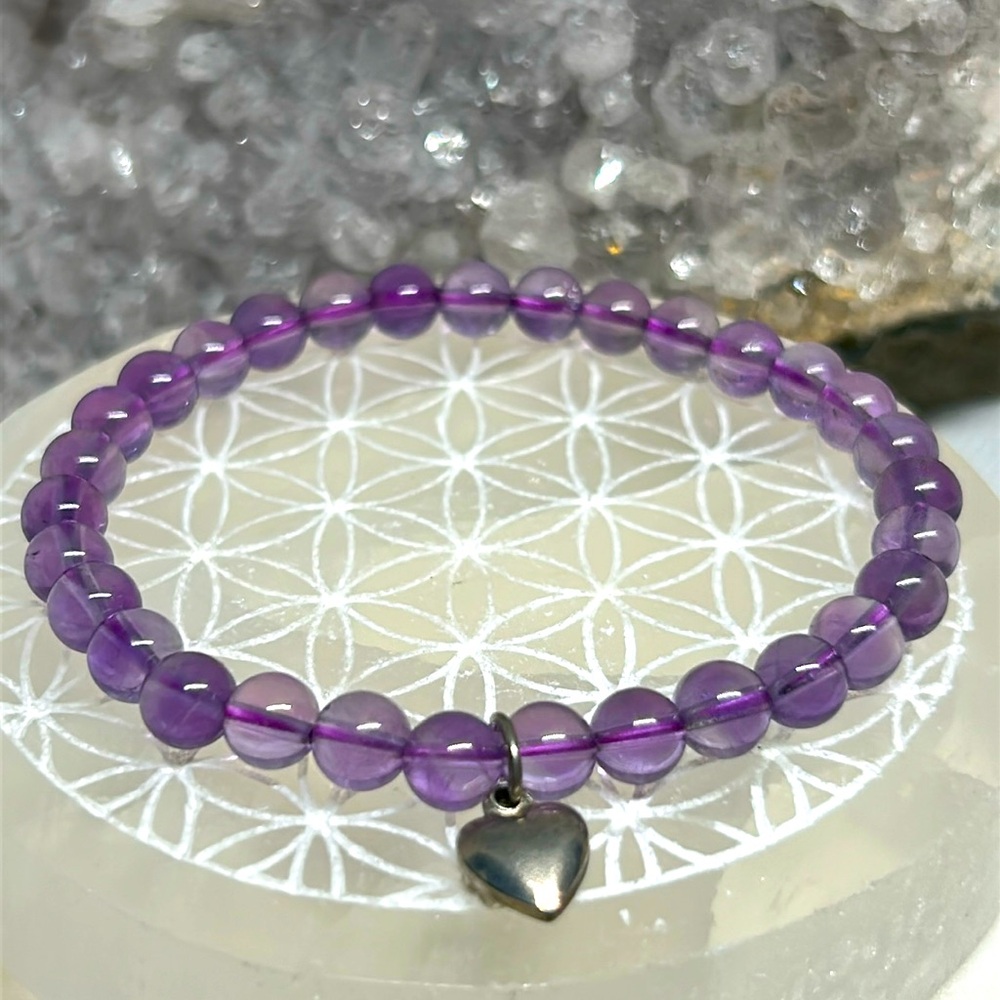 Hand made amethyst heart stretch bracelet